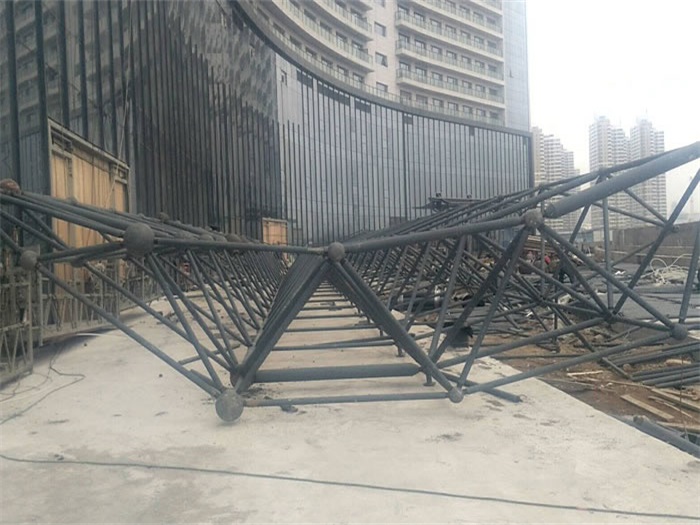 新民万豪酒店雨棚网架